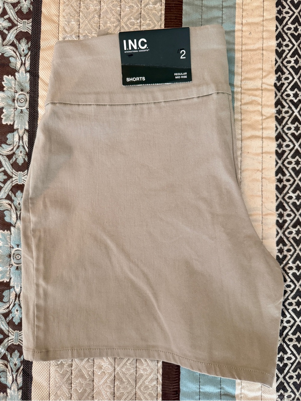 I.N.C. International Concepts Shorts Size 2 NWT - Beige